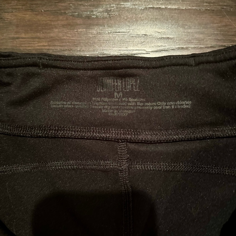 Jennifer Lopez Cropped Leggings/Biker Shorts - Picture 3 of 5